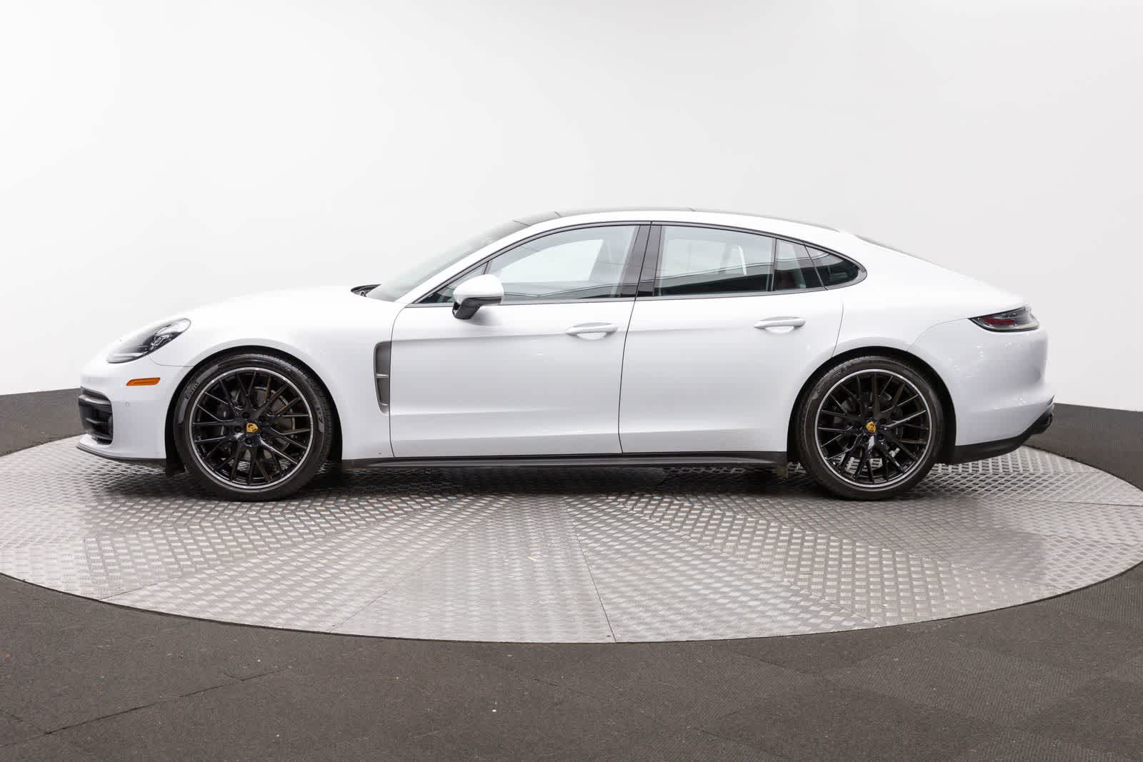 Porsche Panamera 4 2023