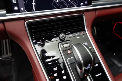 Porsche Panamera 4 2023