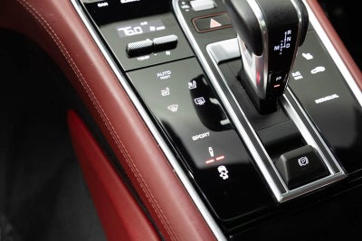 Porsche Panamera 4 2023