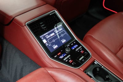 Porsche Panamera 4 2023