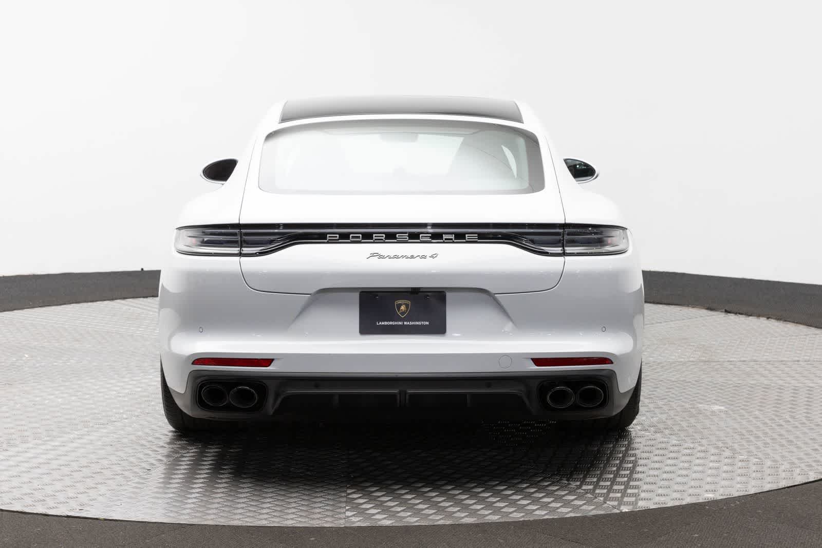 Porsche Panamera 4 2023