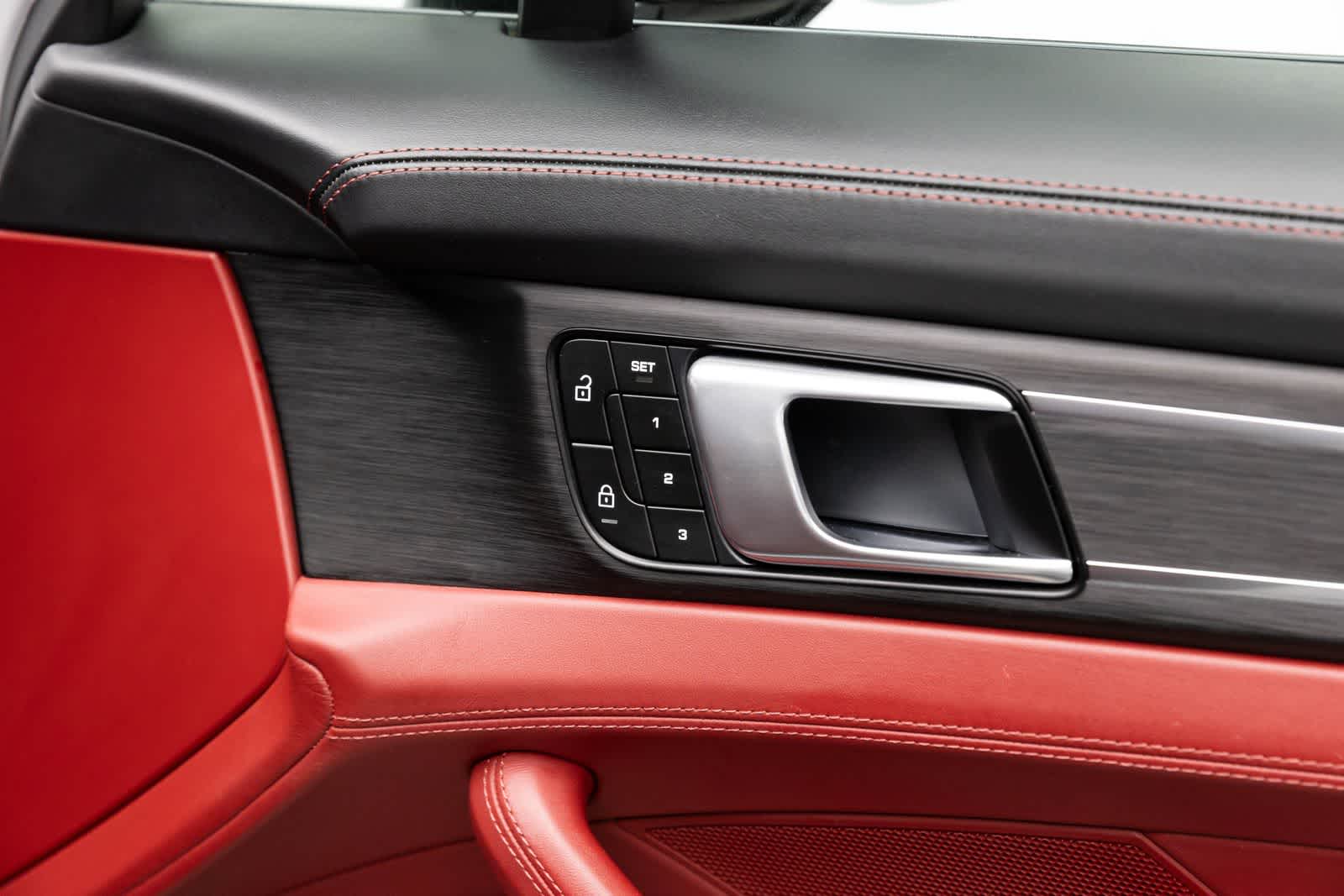Porsche Panamera 4 2023