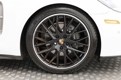Porsche Panamera 4 2023