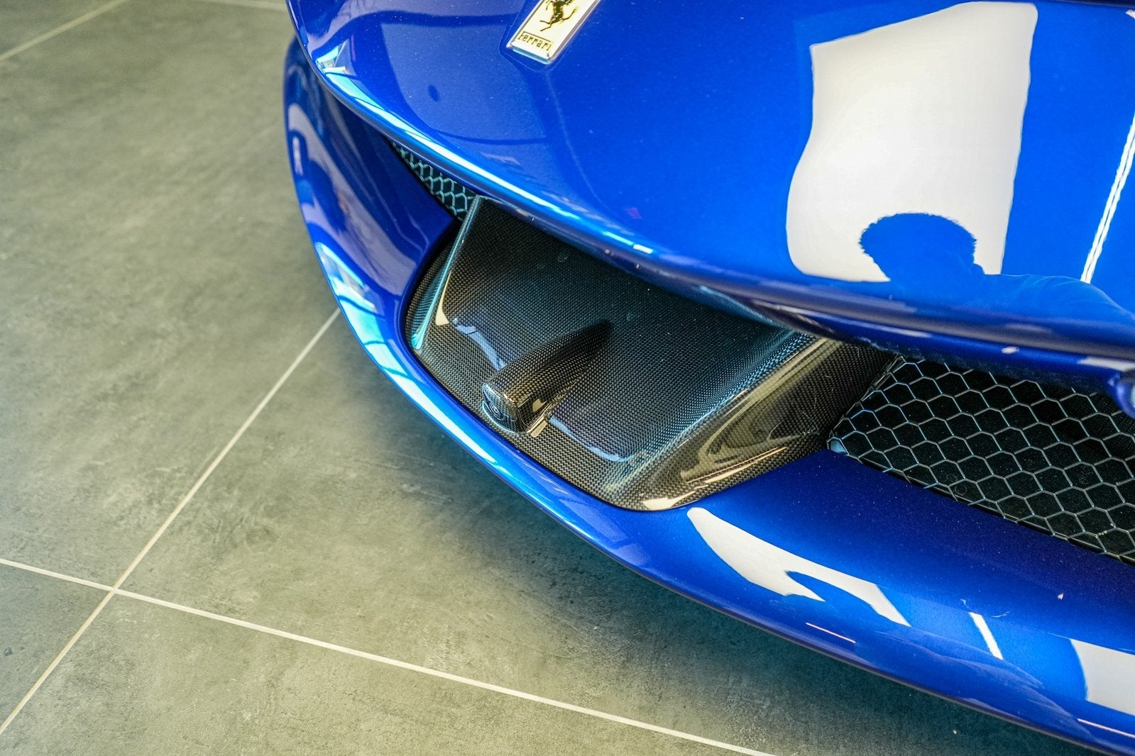 2022 Ferrari SF90 Spider Descapotable