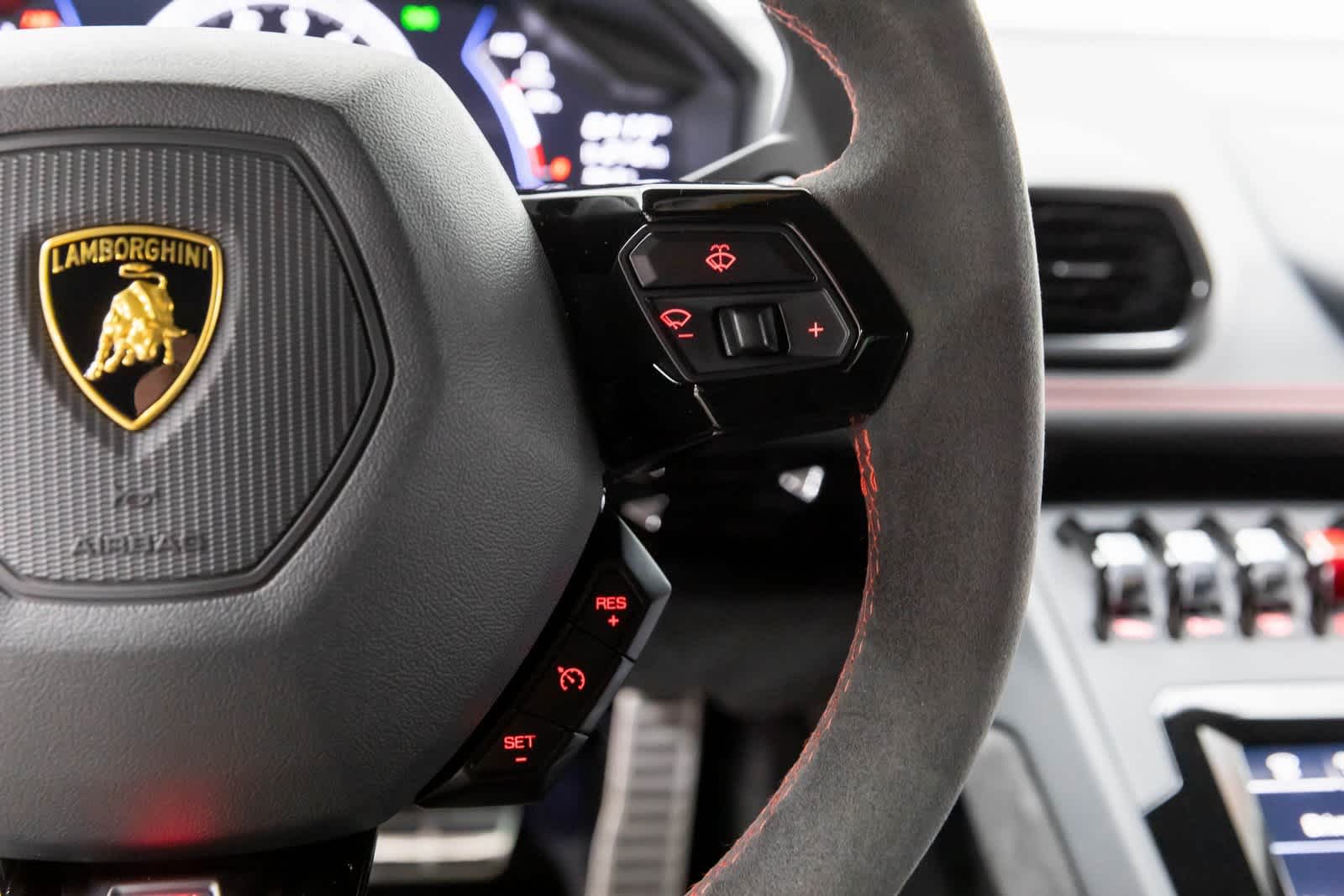 2022 Lamborghini Huracan EVO Coupe RWD