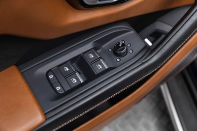 Lamborghini Urus AWD 2021