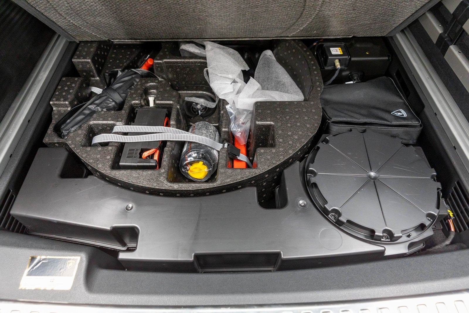 2022 Lamborghini Urus AWD