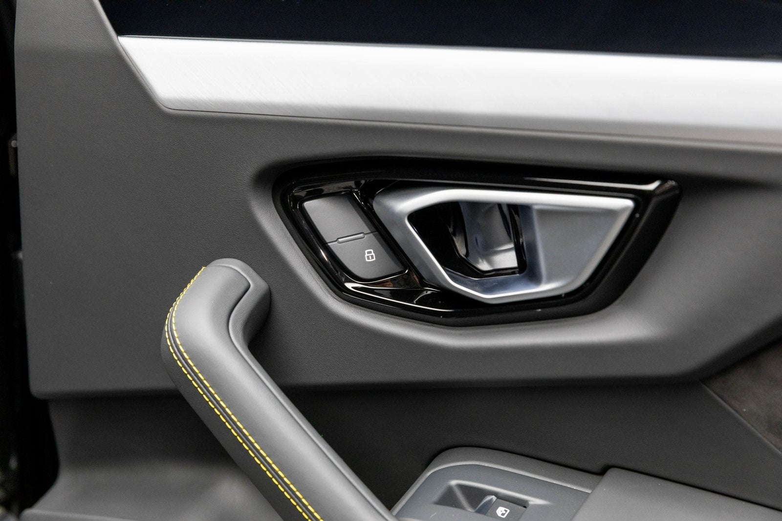 2022 Lamborghini Urus AWD