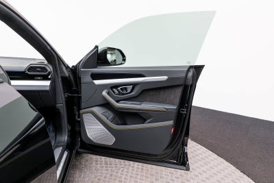 2022 Lamborghini Urus AWD