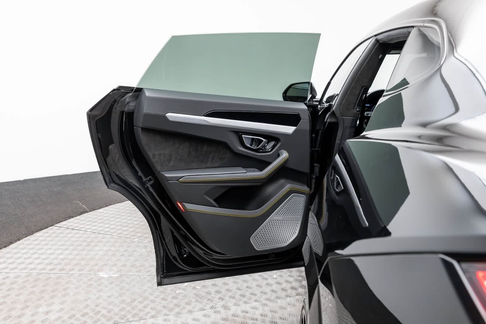 2022 Lamborghini Urus AWD