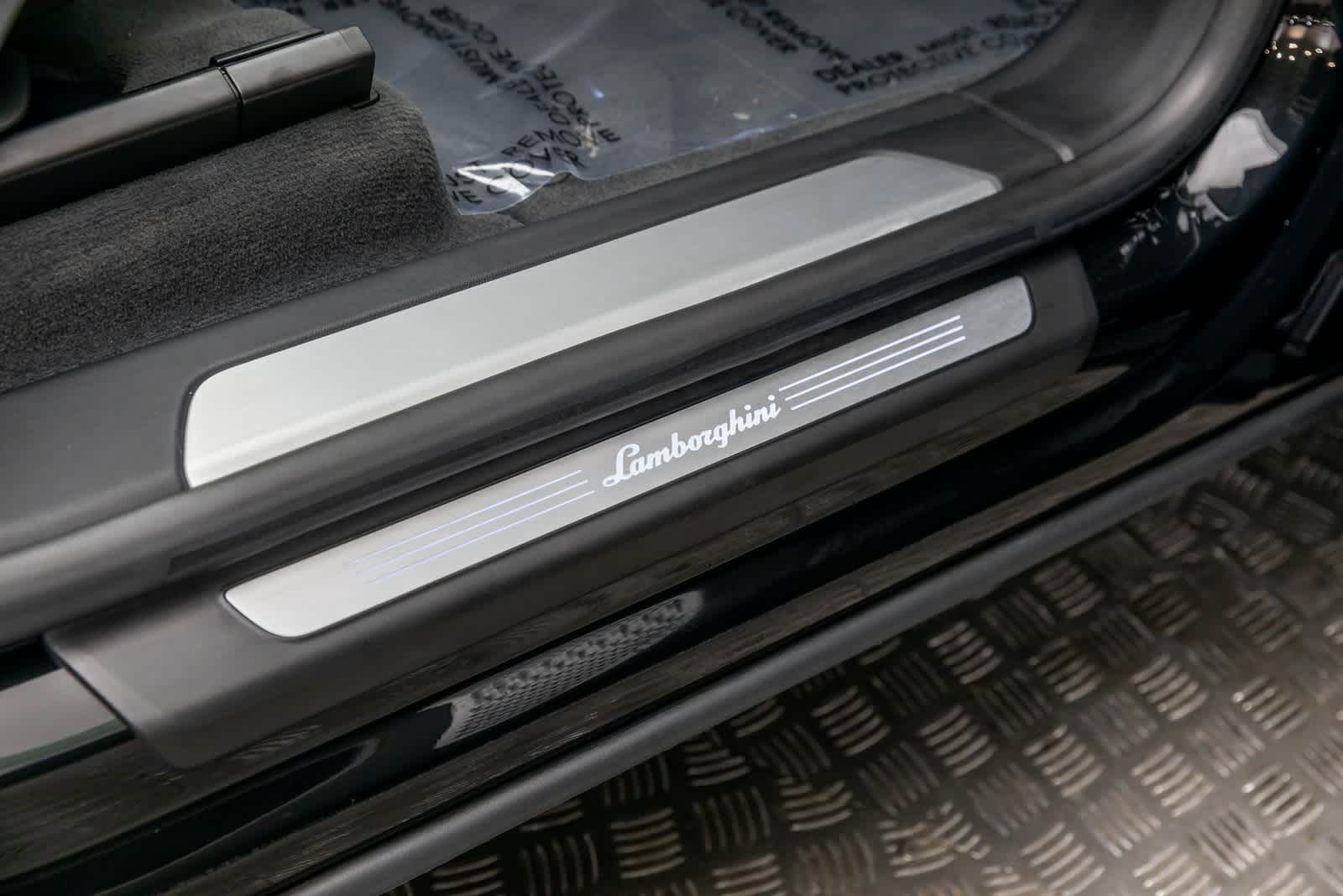 2022 Lamborghini Urus AWD