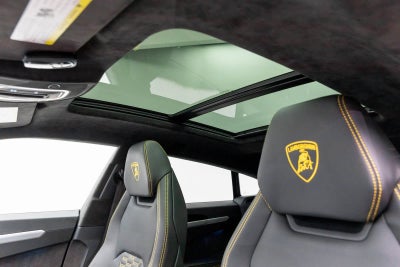 2022 Lamborghini Urus AWD