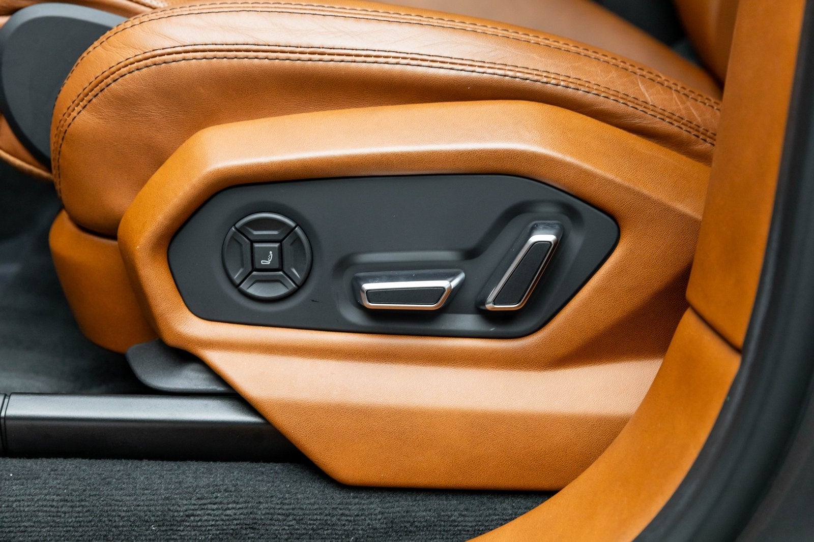 2022 Lamborghini Urus AWD