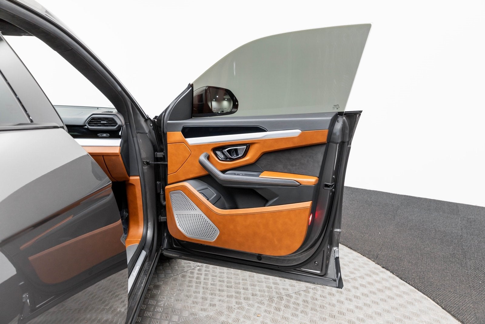 2022 Lamborghini Urus AWD