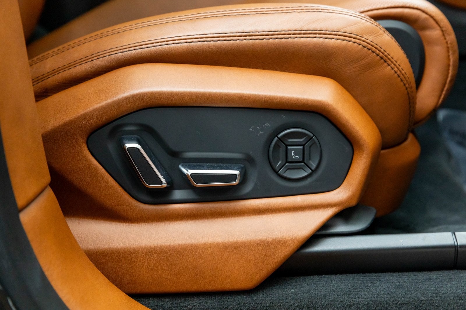 2022 Lamborghini Urus AWD