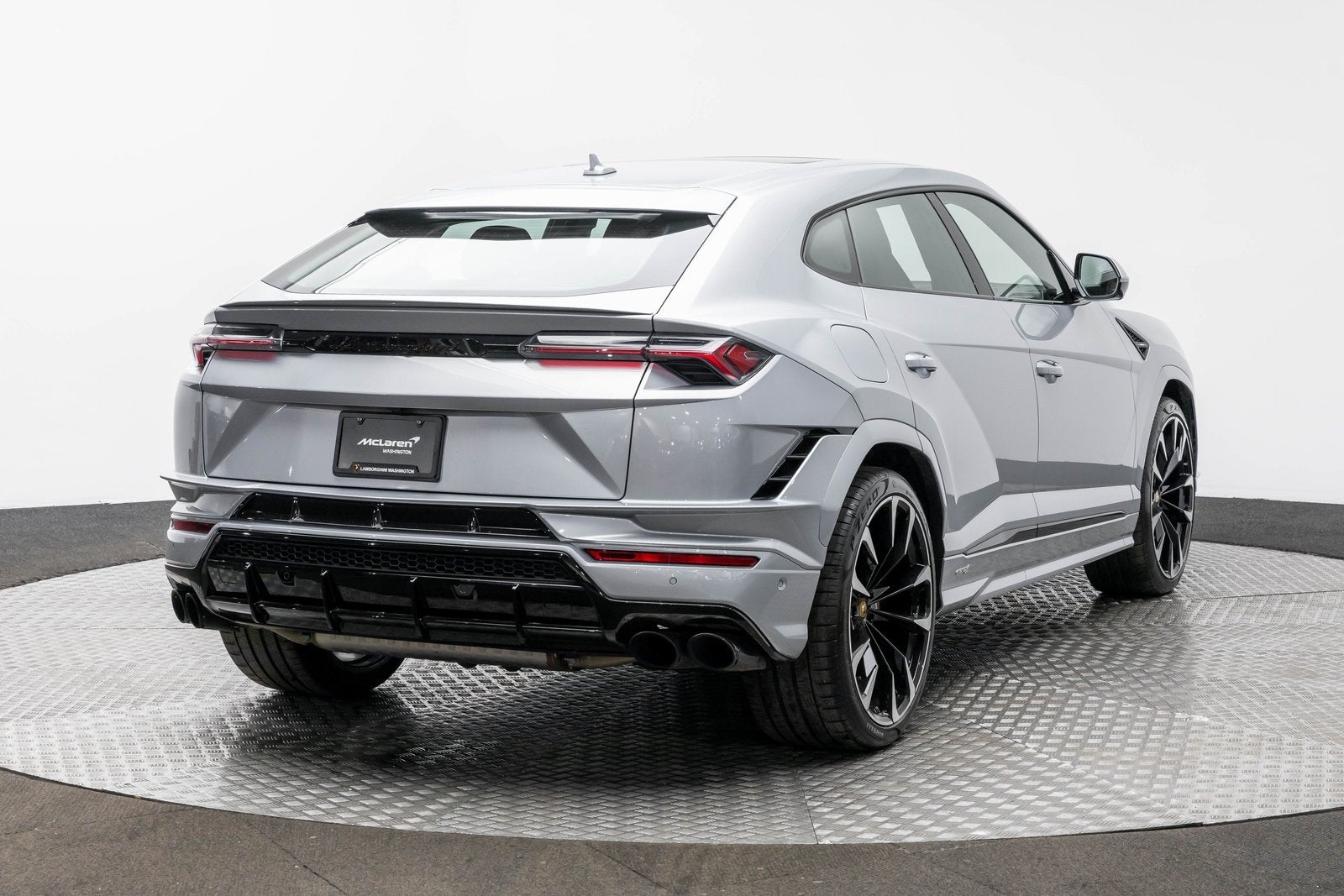 2023 Lamborghini Urus S