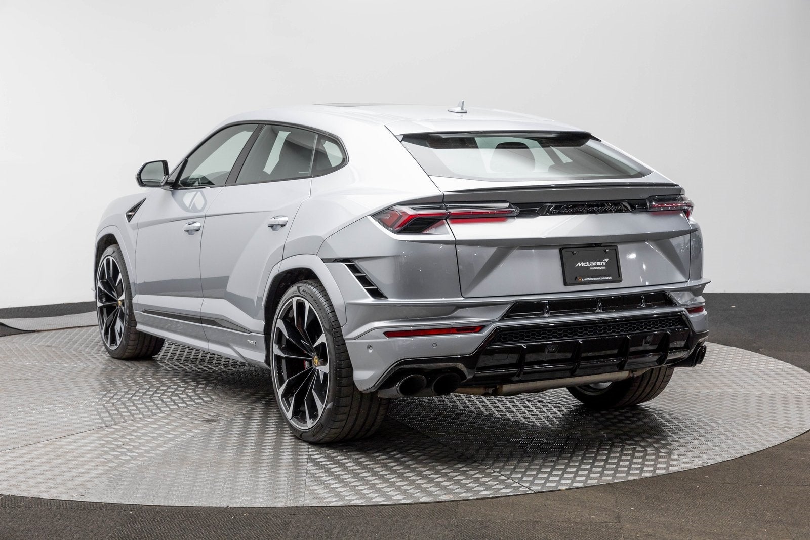 2023 Lamborghini Urus S