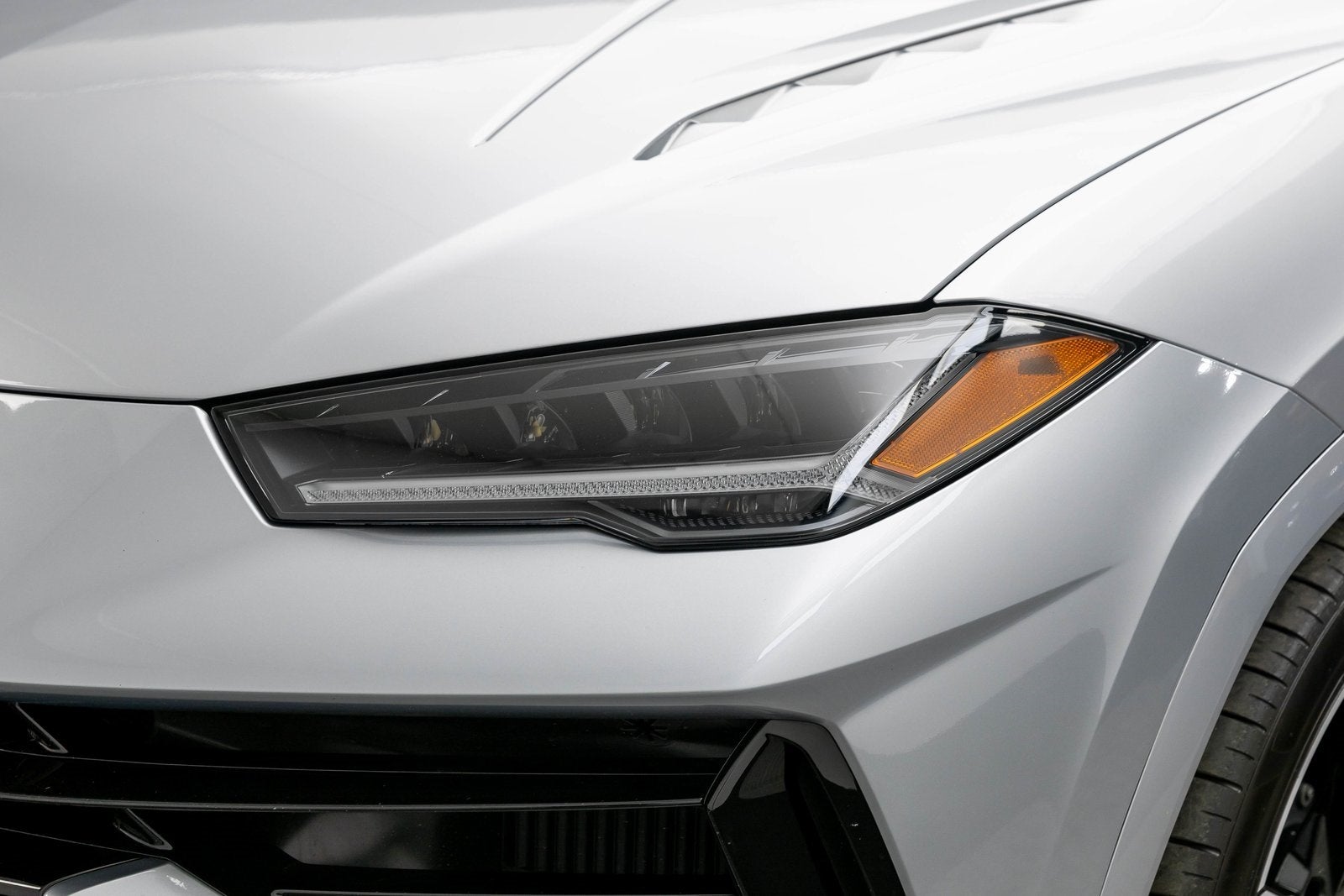 2023 Lamborghini Urus S