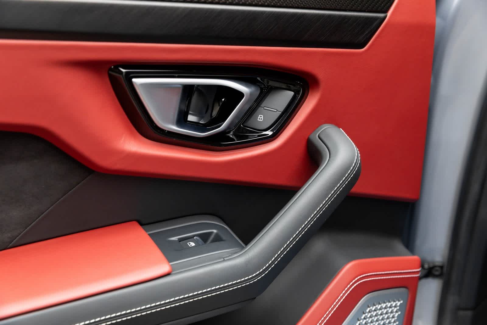 2023 Lamborghini Urus S