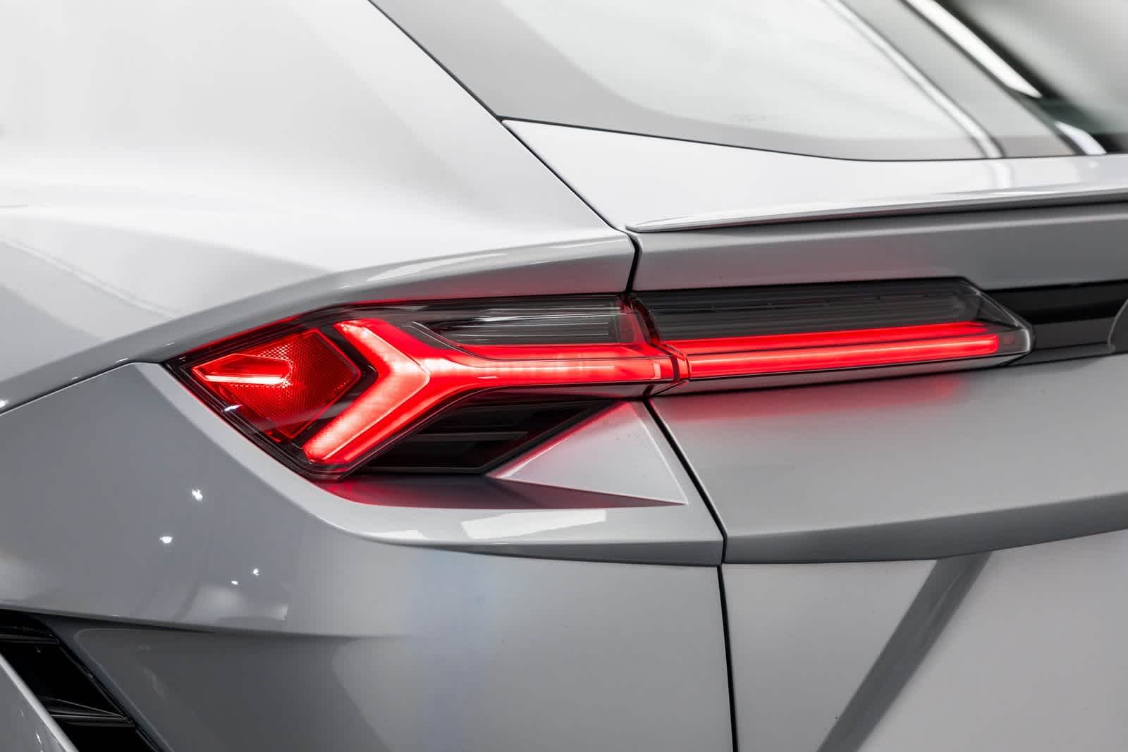 2023 Lamborghini Urus S