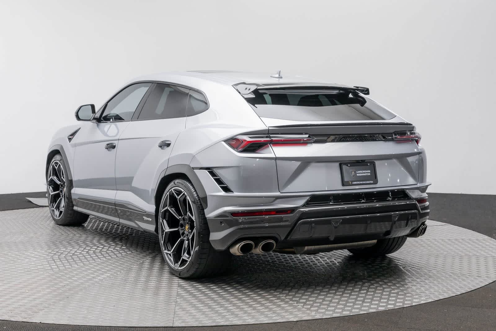 2024 Lamborghini Urus Performante