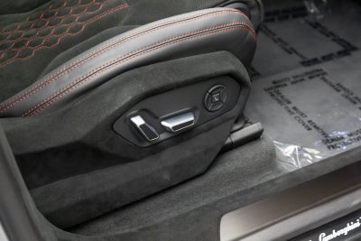 2024 Lamborghini Urus Performante